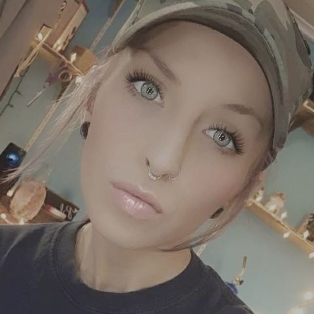 Meet your Posher, Alyssa